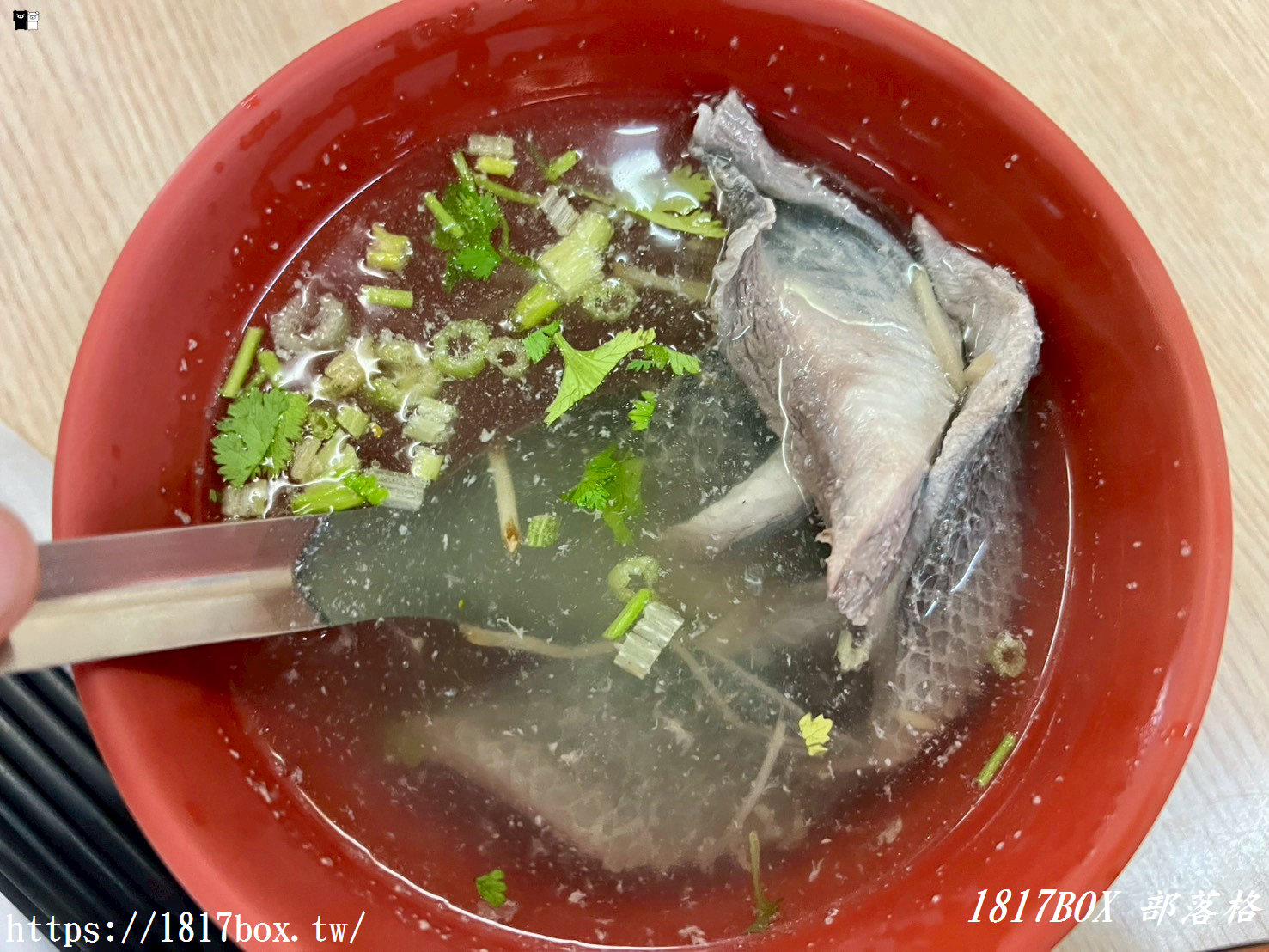 【台南安平美食】阿美深海鮮魚湯：老饕私藏！超狂限量螃蟹粥、Q彈龍膽石斑清湯，從早餐澎湃到晚餐的在地海鮮味