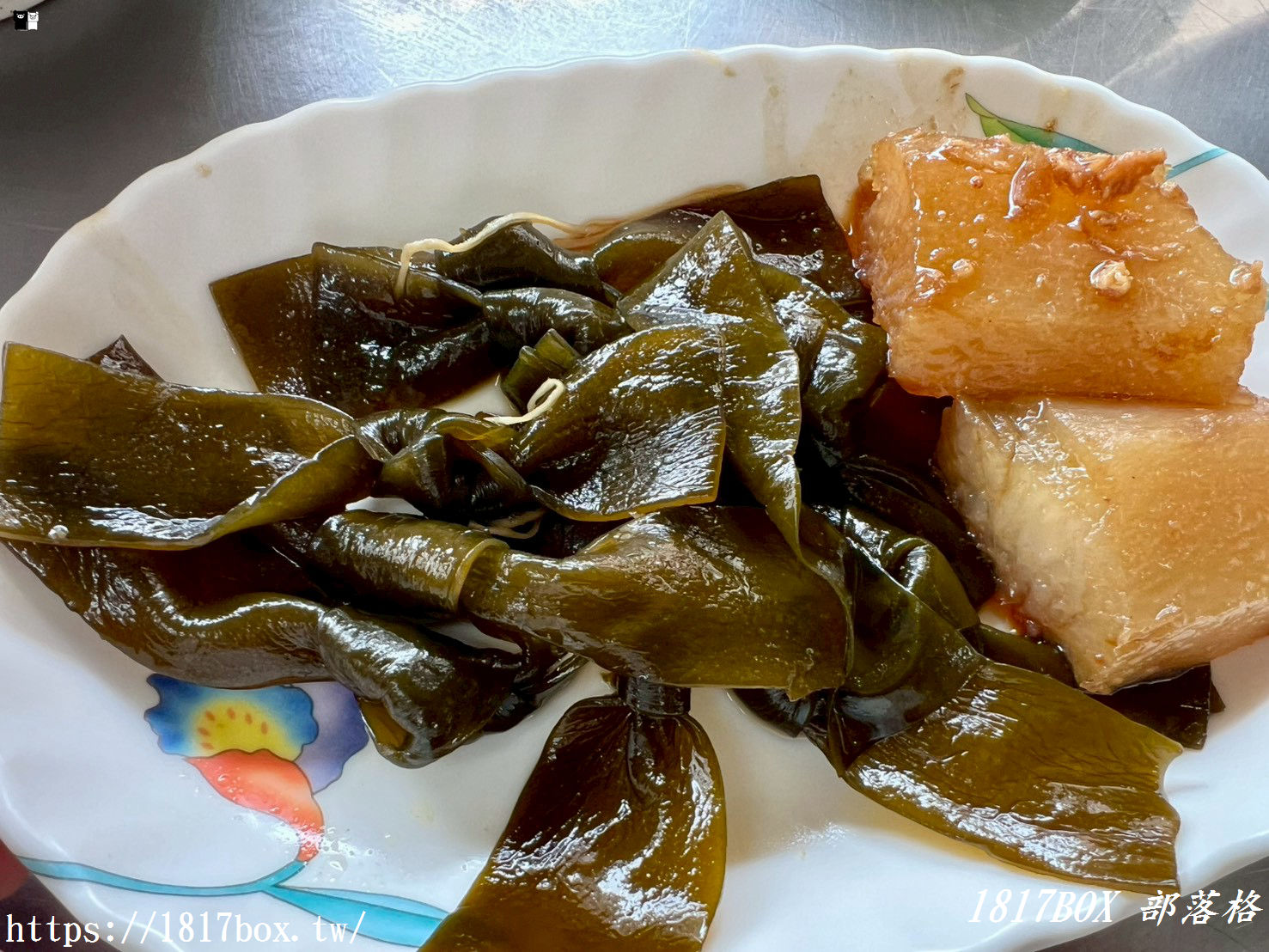 彰化在地人激推！【天公壇爌肉飯】老字號古早味，必點靈魂「邪惡半熟蛋」與鮮甜蒜頭蜆湯！