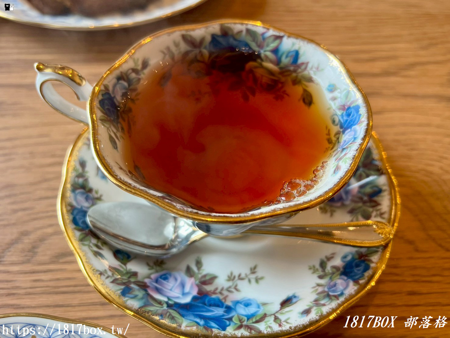 【阿蘇美食】Cafe de Downton 夢幻早餐盤！隱身綠意小屋的歐風晨光，開啟九州阿蘇療癒之旅