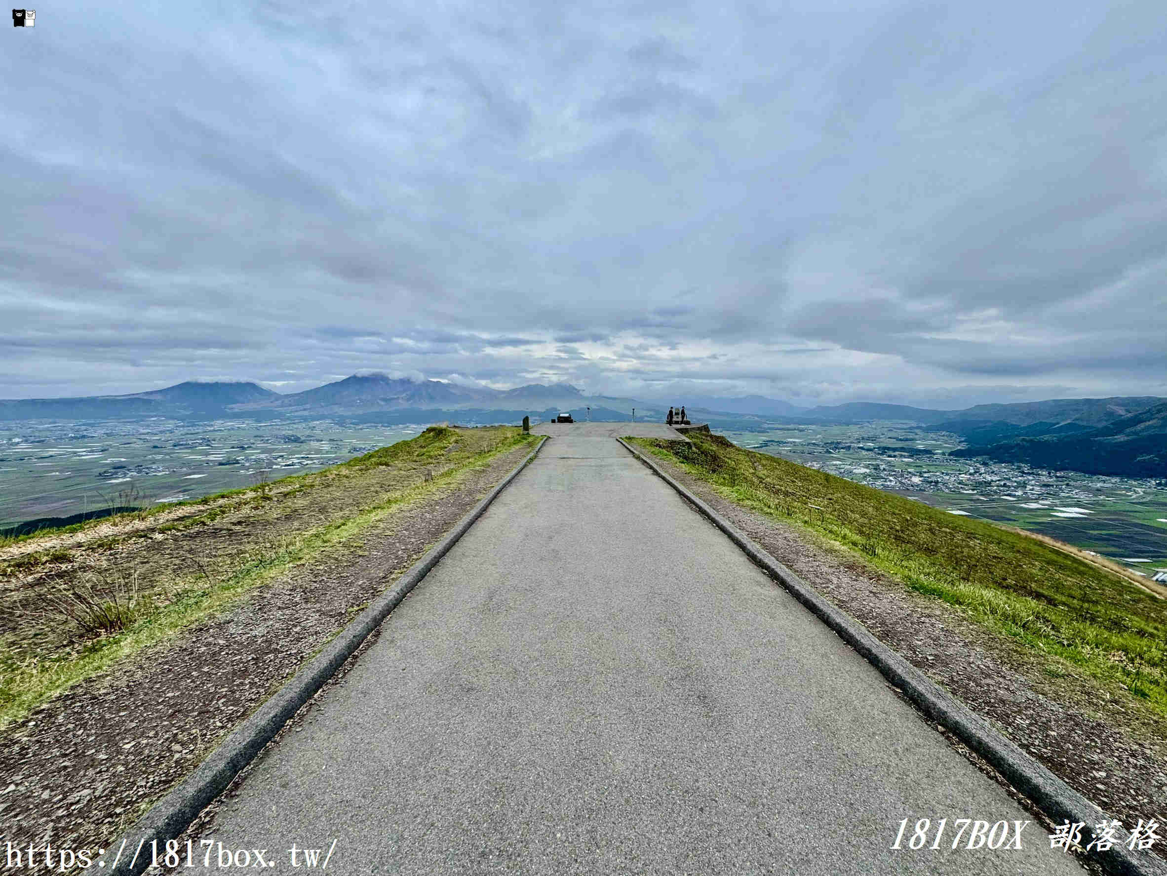 【2026九州景點】阿蘇大觀峰展望所全攻略!站在360度斷崖俯瞰火山織出的綠色地毯(自駕交通/天氣/必吃美食) 【2026九州景點】阿蘇大觀峰展望所全攻略!站在360度斷崖俯瞰火山織出的綠色地毯(自駕交通/天氣/必吃美食)
