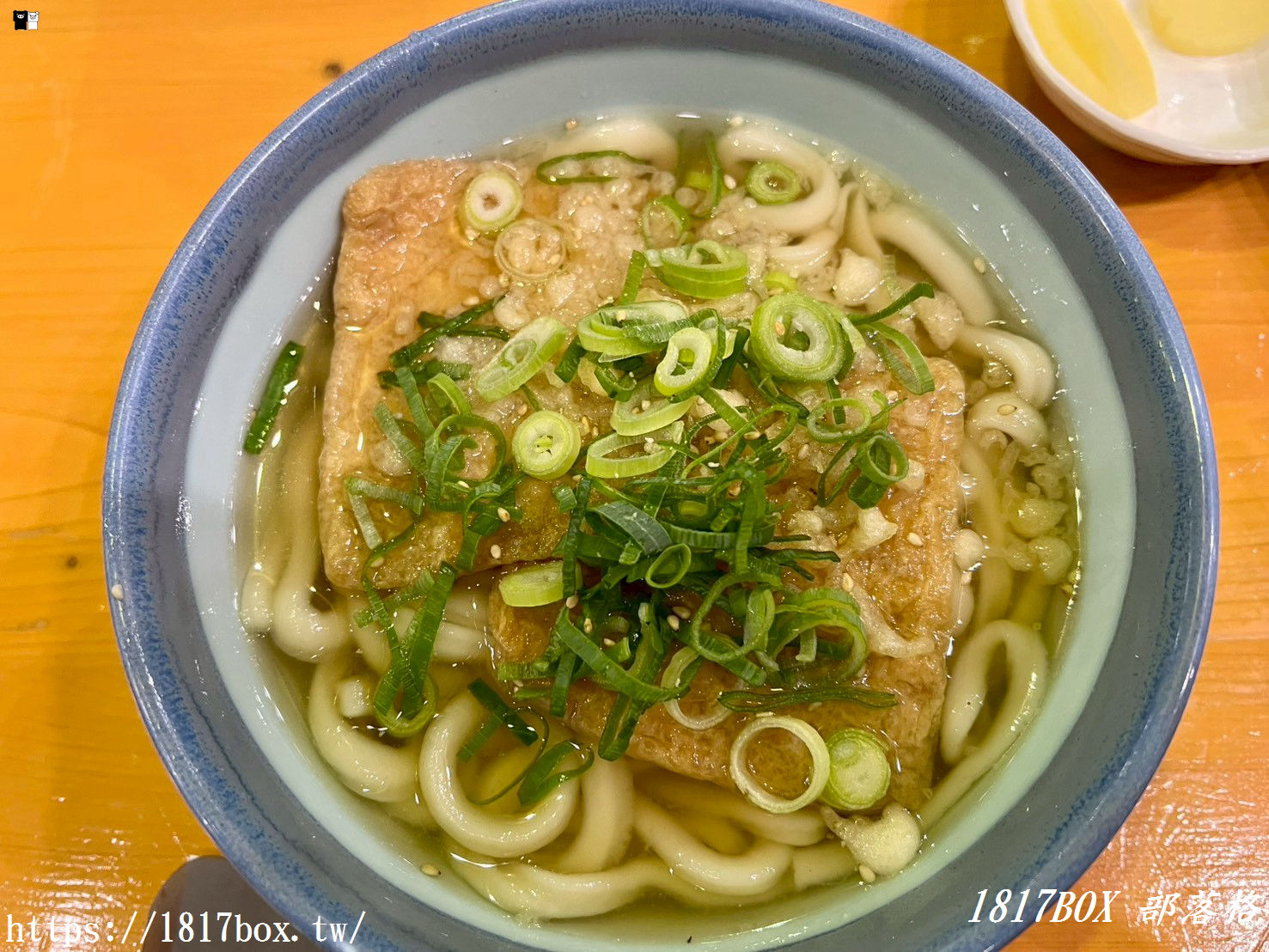 【熊本美食】山椒茶屋大津店｜阿蘇自駕必吃！比臉還大「牛蒡天婦羅烏龍麵」、暖胃關東煮，還附免費青菜沙拉吃到飽