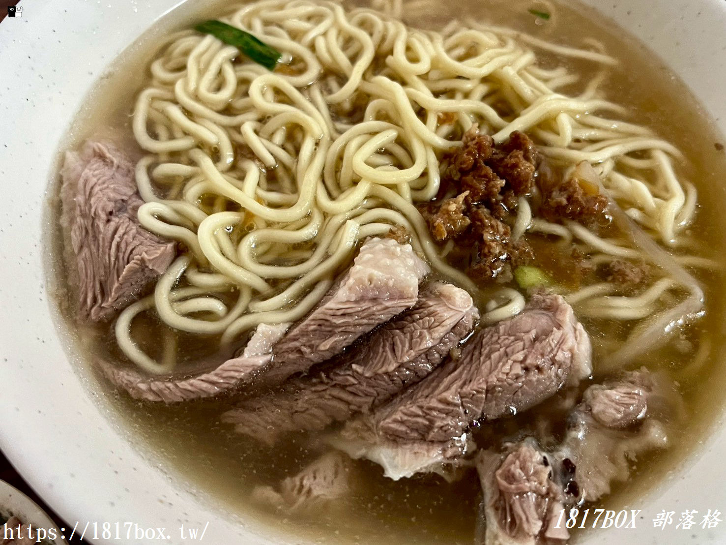 【雲林麥寮美食】朝聖國定古蹟拱範宮！必吃「廟口阿琴鵝肉攤」鮮嫩鵝肉切盤與極致蒜香米血，海線一日遊完美指南！