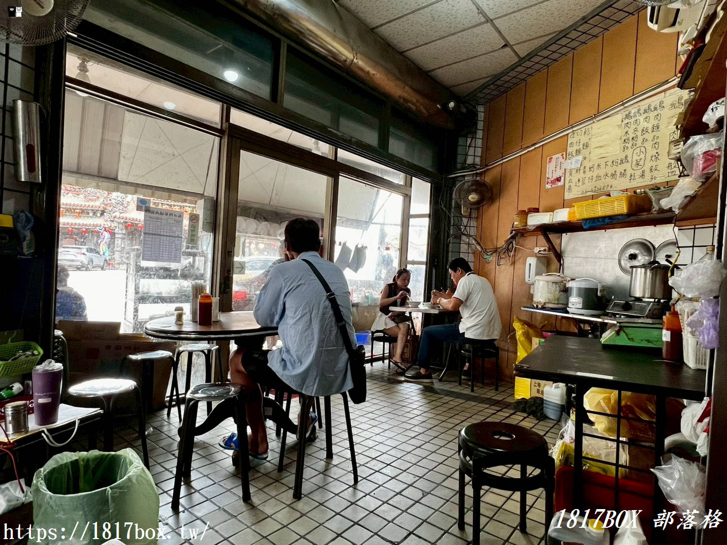 【雲林麥寮美食】朝聖國定古蹟拱範宮！必吃「廟口阿琴鵝肉攤」鮮嫩鵝肉切盤與極致蒜香米血，海線一日遊完美指南！
