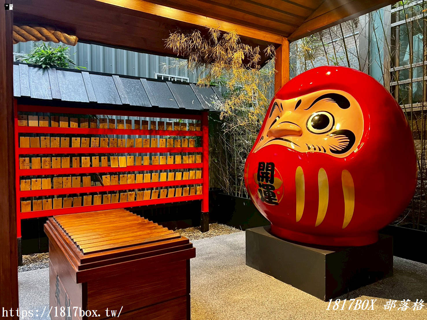 竹北拍照景點｜藏在市區的日式木質空間「不老神社」，鳥居、不倒翁造景與穿搭指南