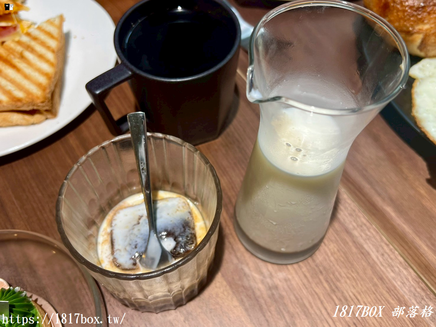 【新竹芎林】欣悅甜法式點心 Tres Joyeux｜風之所裡的法式浪漫！必吃抹茶塔與香煎雞腿排早午餐，手沖咖啡的極致享受