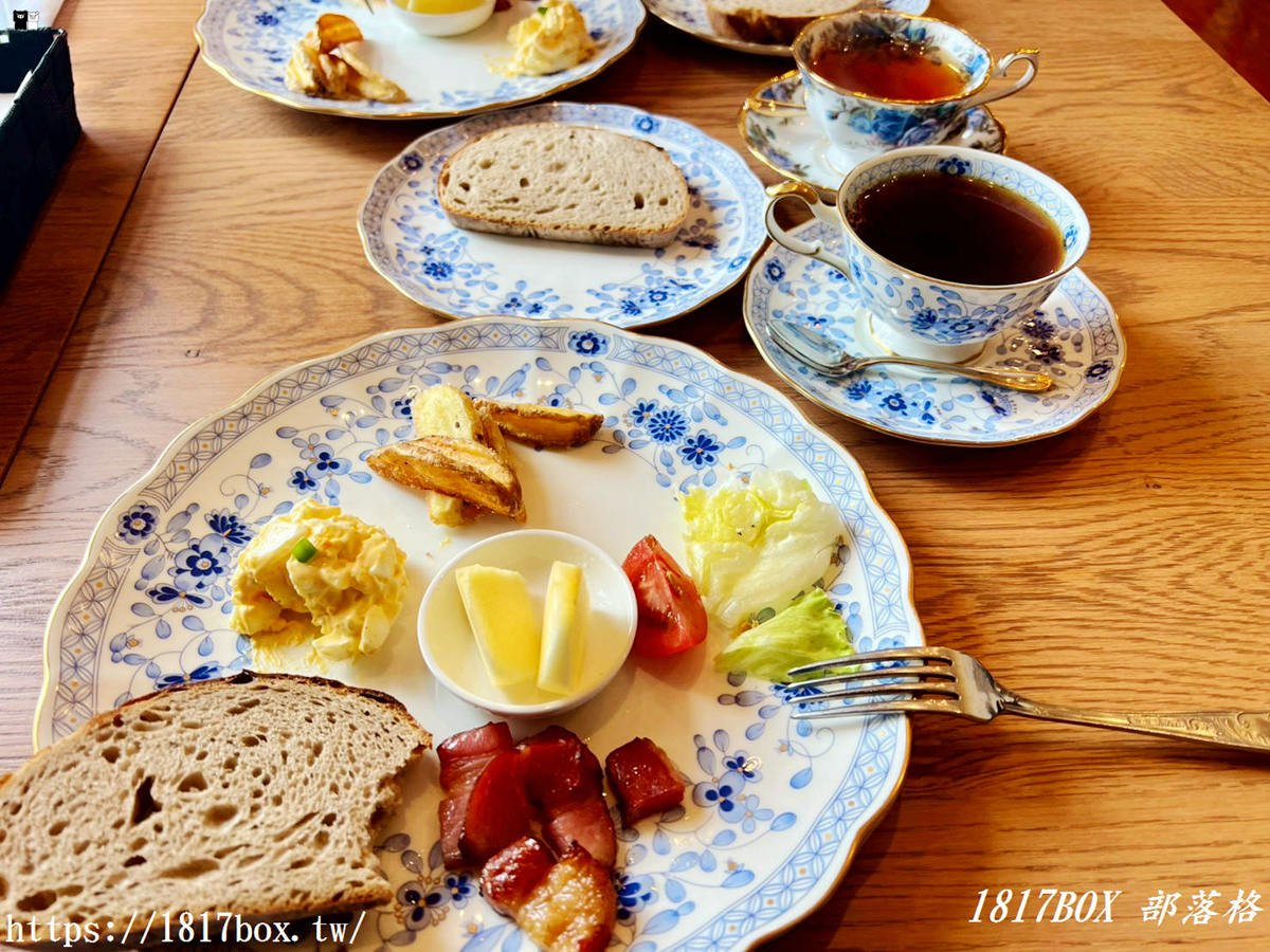【阿蘇美食】Cafe de Downton 夢幻早餐盤！隱身綠意小屋的歐風晨光，開啟九州阿蘇療癒之旅 @1817BOX部落格