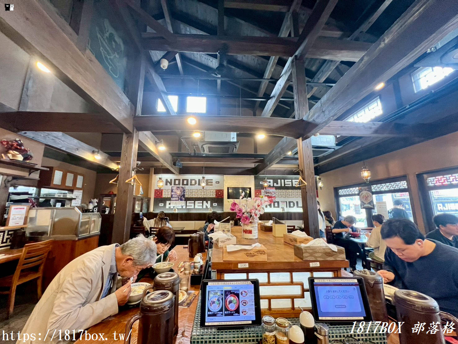 【熊本美食】朝聖蒜香豚骨始祖！「味千拉麵本店」極限定復刻昭和味拉麵，濃郁湯頭每口都是老靈魂