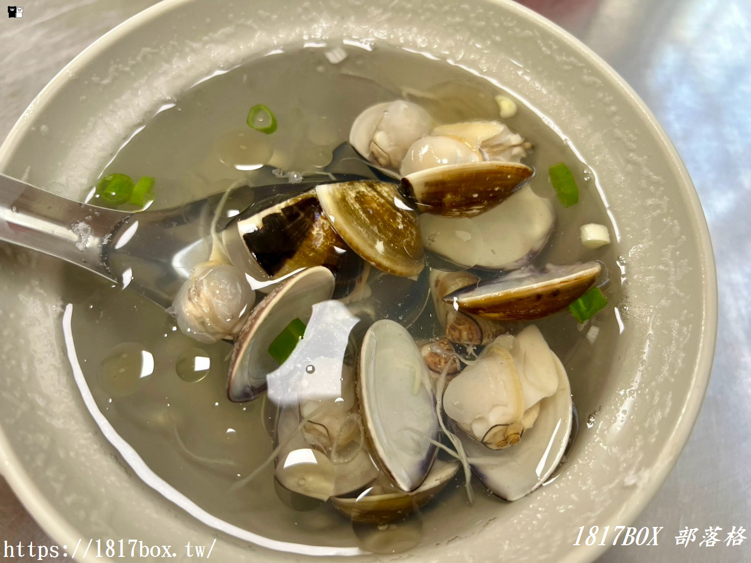 【彰化芳苑美食】樹仔下蚵嗲｜白馬普天宮旁超人氣銅板小吃！外皮酥脆不油膩，現燙蚵仔仁湯超鮮甜