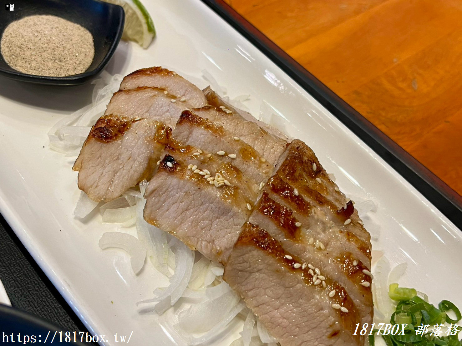 【彰化和美美食】日味食堂｜在地人私房激推高CP值日式定食！必點椒鹽霜降松阪豬、油脂爆棚烤青甘魚下巴（附菜單/停車資訊）