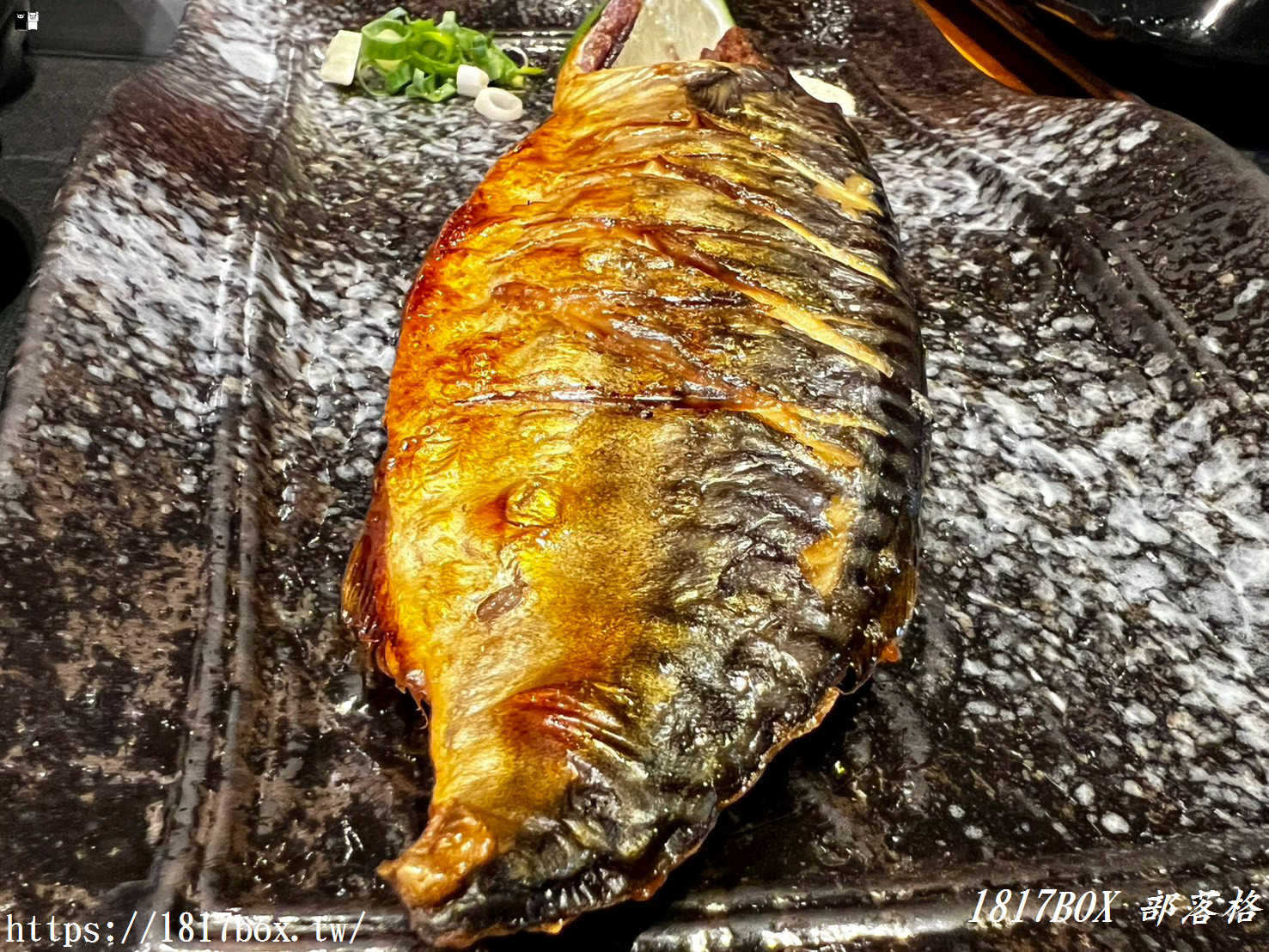 【彰化和美美食】日味食堂｜在地人私房激推高CP值日式定食！必點椒鹽霜降松阪豬、油脂爆棚烤青甘魚下巴（附菜單/停車資訊）