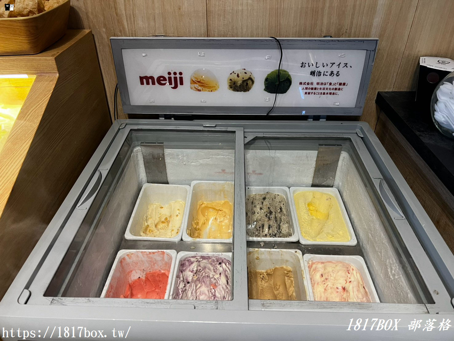 彰化火鍋控衝了！【八石什鍋和美店】超狂蔬菜自助吧吃到飽，必點爆量「黃金蒜頭蛤蜊雞鍋」湯頭濃郁太犯規！