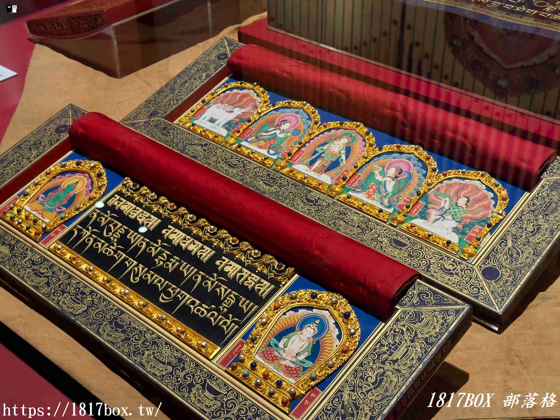 【嘉義景點】國立故宮博物院南部院區一日遊！必看鎮館之寶《龍藏經》，科技感建築與絕美湖景超好拍！