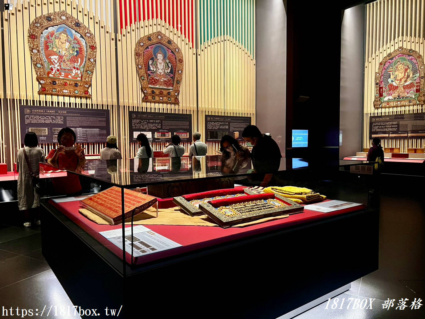 【嘉義景點】國立故宮博物院南部院區一日遊！必看鎮館之寶《龍藏經》，科技感建築與絕美湖景超好拍！