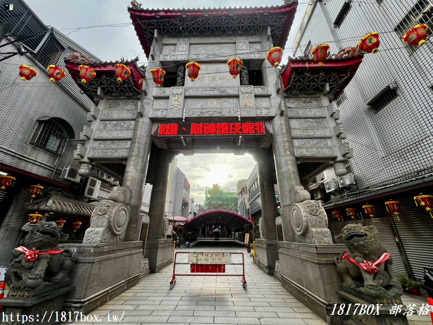 諸羅城最強守護神!「嘉義城隍廟」深度參拜指南:300年綏靖侯神蹟、靈驗求籤與東市場老饕玩法 諸羅城最強守護神!「嘉義城隍廟」深度參拜指南:300年綏靖侯神蹟、靈驗求籤與東市場老饕玩法