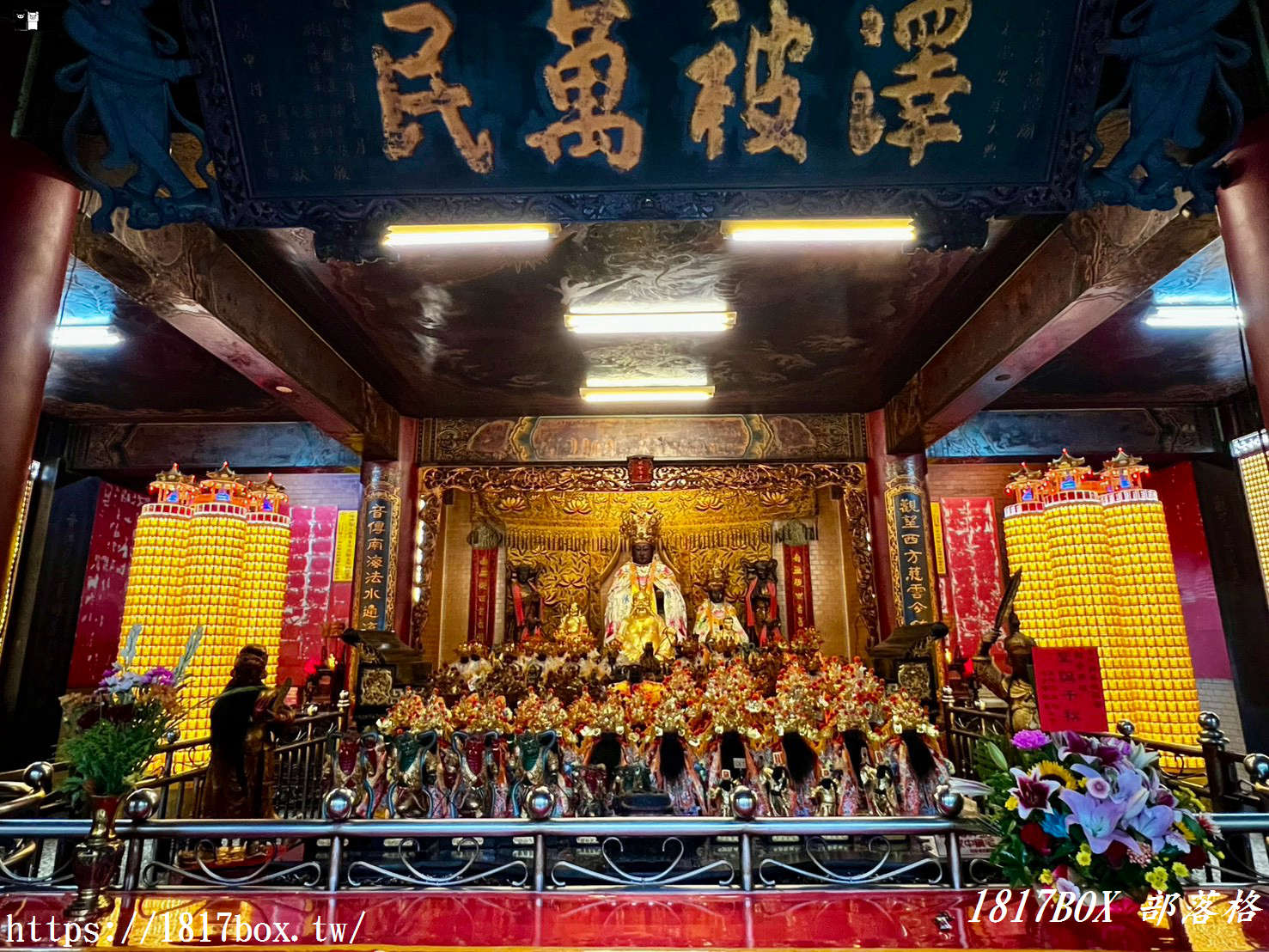 諸羅城最強守護神！「嘉義城隍廟」深度參拜指南：300年綏靖侯神蹟、靈驗求籤與東市場老饕玩法
