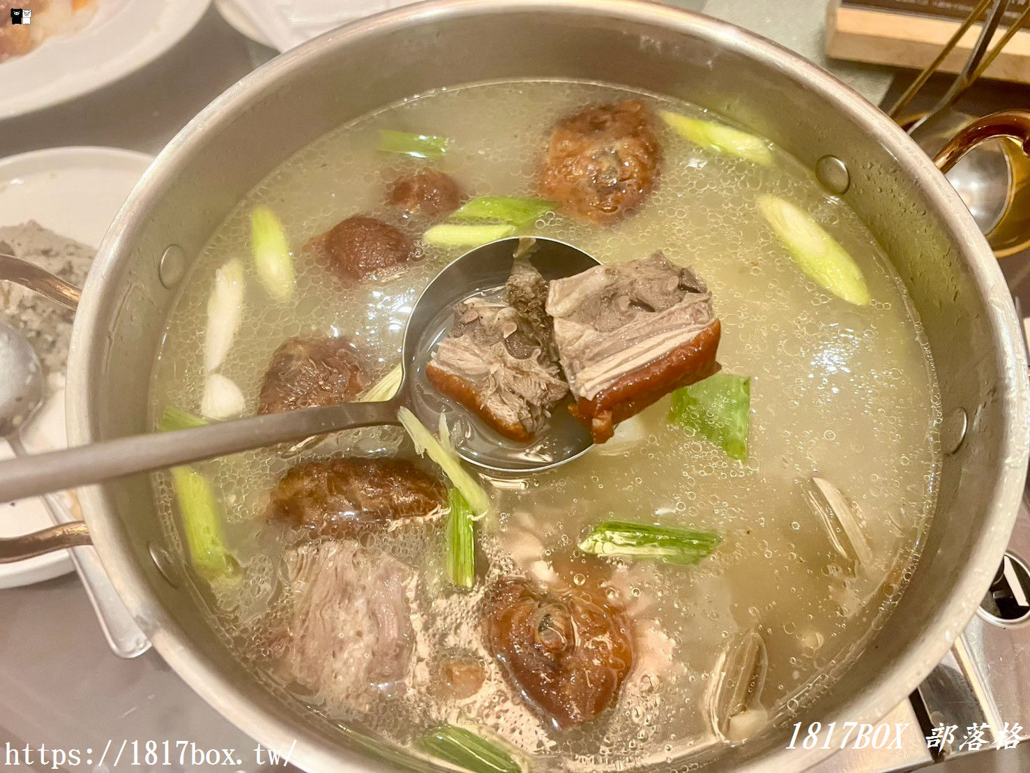 彰化海陸盛宴！【尋鮮坊-現撈活體海鮮】活海鮮、震撼火焰櫻桃鴨四吃，老饕私藏的包廂聚餐首選