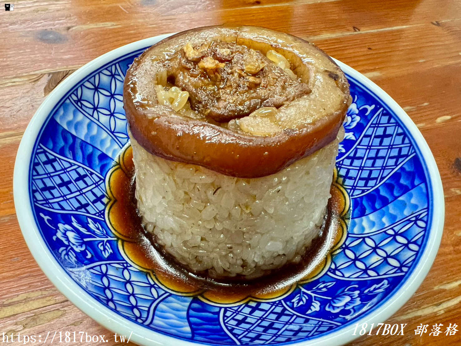 視覺系古早味！朝聖台中海線「天使光環米糕」，油亮肥肉圈超邪惡，配上靈魂肉羹湯與肉燥乾麵的完美飽足組合