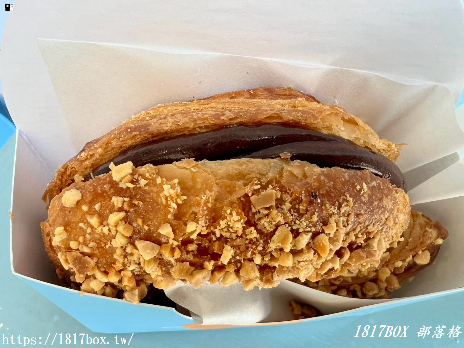 台中海線隱藏版神級甜點！「酥式圈-法式千層甜甜圈」每日限量現烤，當「焦糖烤布蕾」遇上微醺「威士忌可可」，視覺與味覺的饗宴！