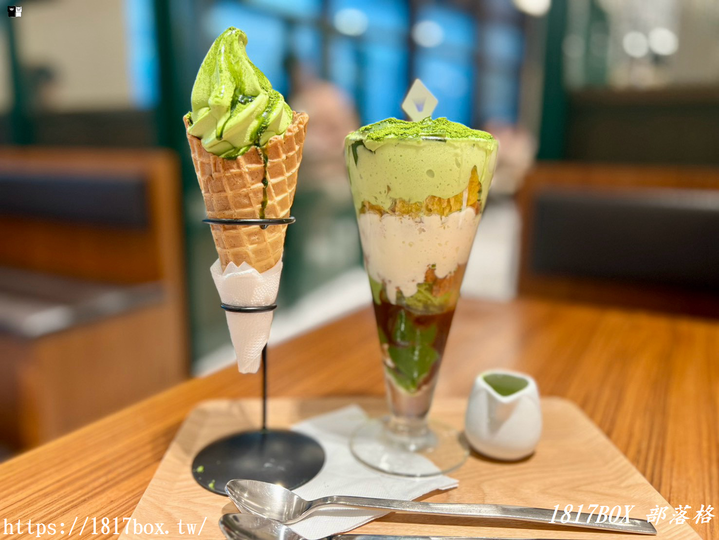 抹茶控暴動!朝聖台中 nana’s green tea 漢神洲際店:極致濃郁「極抹茶生巧克力百匯」與「三重抹茶冰淇淋」,還有直面棒球場的無敵視野! 抹茶控暴動!朝聖台中 nana’s green tea 漢神洲際店:極致濃郁「極抹茶生巧克力百匯」與「三重抹茶冰淇淋」,還有直面棒球場的無敵視野!
