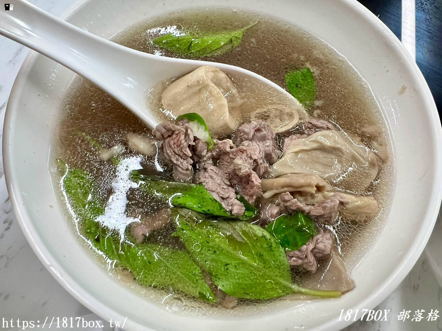 【台中梧棲美食】潮州牛肉陳（梧棲店）—每日直送現切溫體牛，超推升級牛肉湯與鑊氣炒麵！