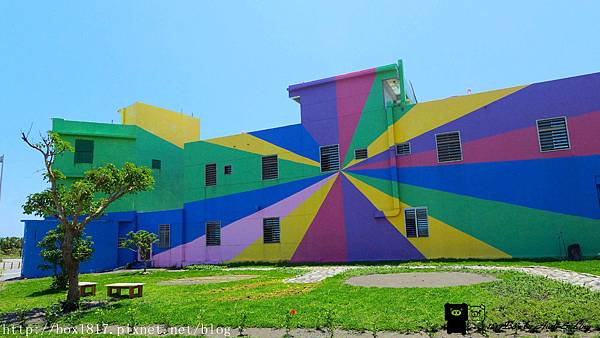 【台東。大武】大武彩虹街。國際知名油漆品牌贊助彩繪的社區。色彩繽紛超吸睛。台東旅遊景點