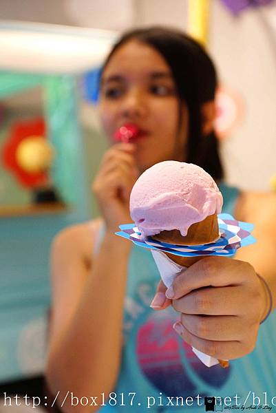 【新北。瑞芳】 Lick Lick ice cream 利克商號冰淇淋。夢幻冰淇淋專車。店家自製水果冰淇淋。瑞芳車站前冰品。瑞芳拍照景點
