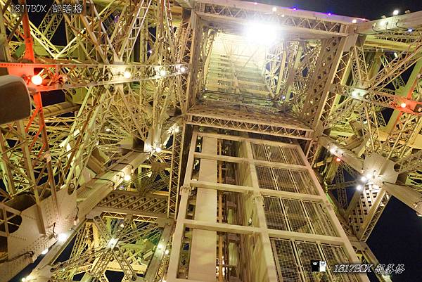 【澳門自由行】澳門巴黎人。澳門巴黎鐵塔。登上7樓心鎖橋和37樓觀景台。俯瞰金光大道的壯麗景色。澳門旅遊必遊景點 @1817BOX部落格