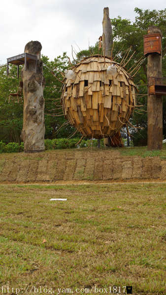 【新竹。寶山】寶山鄉打造地景藝術遊憩亮點。種子星球來作客。漂流木和廢棄家具。木造星球。順遊雙胞胎井