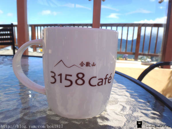 【南投。仁愛】合歡山3158 Café。離天空最近的咖啡館。咖啡。熟食。紀念品