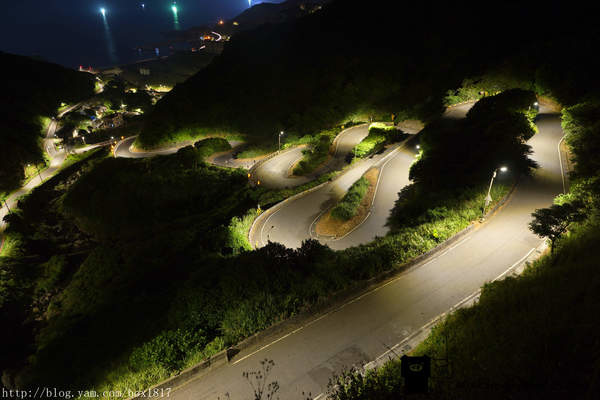【新北。瑞芳】夜拍浪漫金水公路S型彎道。好攝一族。九份。金瓜石旅遊必拍景點