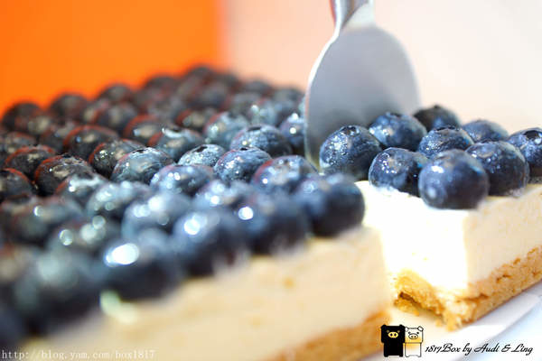 【試吃體驗】CheeseCake1。奢侈Blue Man藍莓乳酪蛋糕。顛覆味蕾的頂級饗宴 @1817BOX部落格