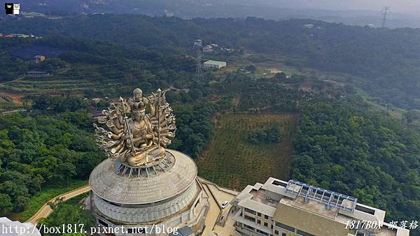 【新北。淡水】北台灣新地標。千手千眼觀世音菩薩坐佛銅像。目前仍興建中。空拍篇 @1817BOX部落格