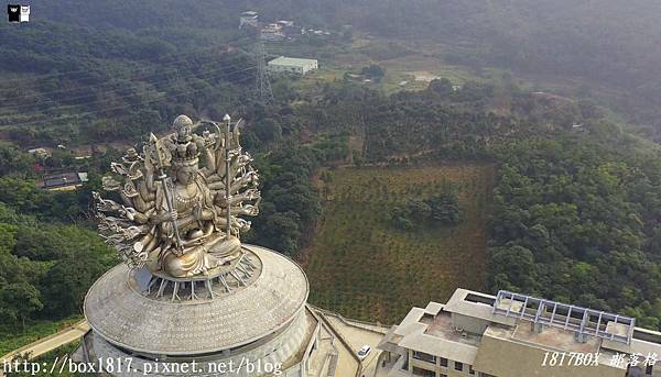 【新北。淡水】北台灣新地標。千手千眼觀世音菩薩坐佛銅像。目前仍興建中。空拍篇 @1817BOX部落格