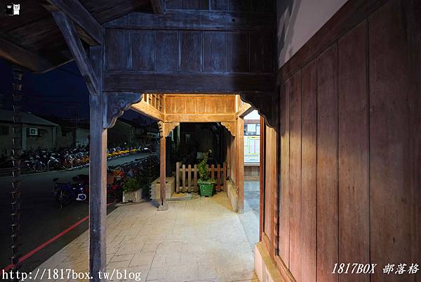 【新竹。香山】香山車站。檜木車站。台鐵唯一僅存保有原始風貌的「入母屋造」式木造建築 @1817BOX部落格